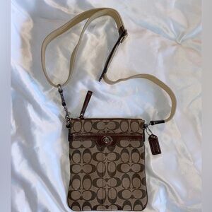 Vintage Coach Brown/Tan Hampton Signature Swingpack